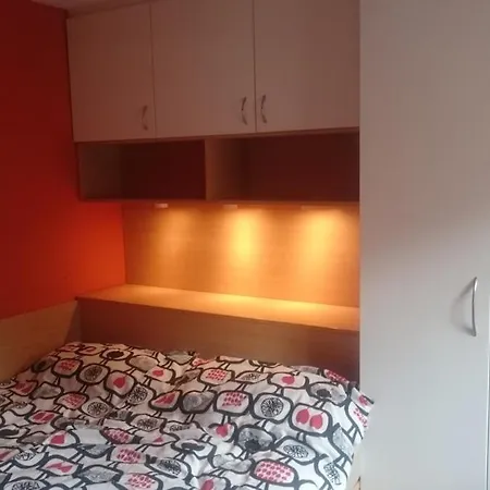 Colorful City Center Apartment - Parking Available *