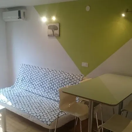 Colorful Center - Free Parking Apartment *