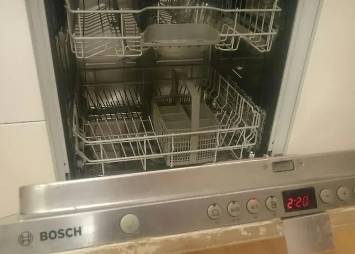 Colorful Center - Parking Available Apartment *