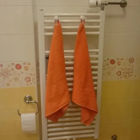 Colorful Center - Parking Available *